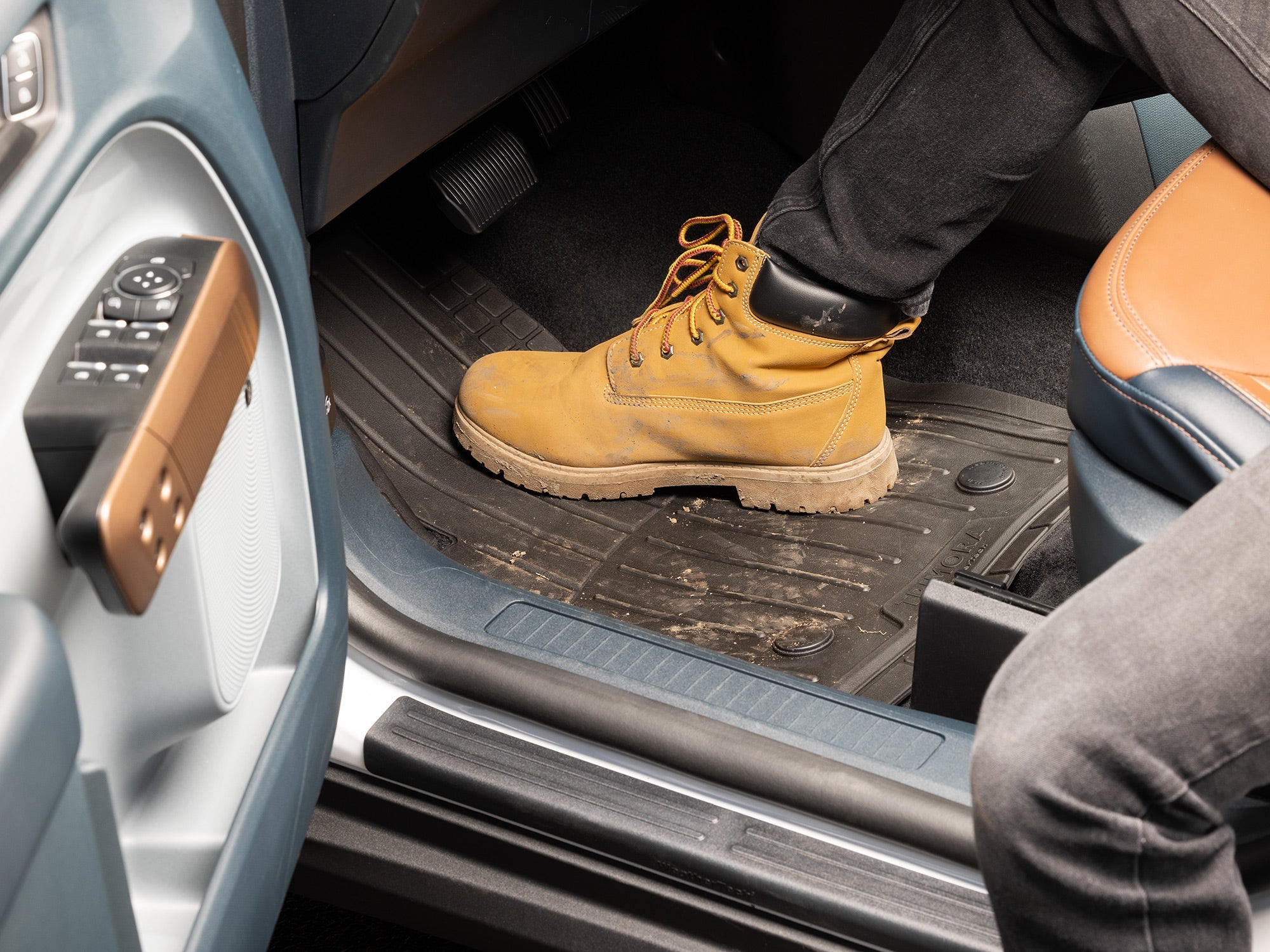 Trimora Universal Automatte (Größe anpassbar) | 1. & 2.Reihe | 4er Set - RHD